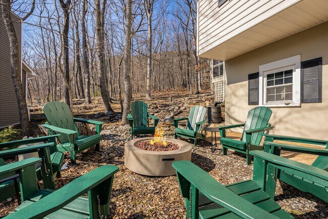 Building Photo - 2964 Hopkins Dr