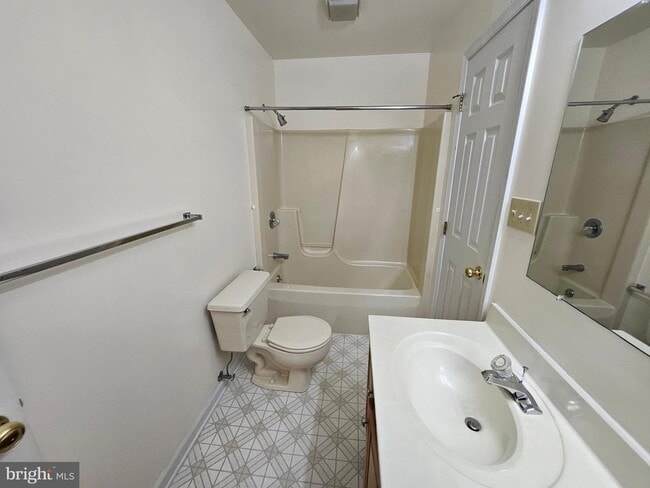 Building Photo - 14788 Sherwood Dr