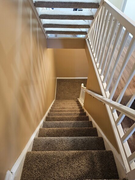 Building Photo - 7951 Sunset Cove Dr