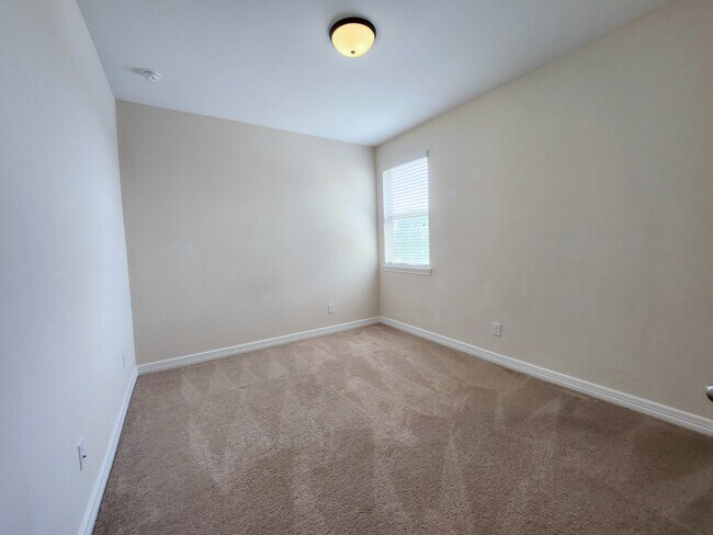 Building Photo - 10551 Paula Bluff Ln