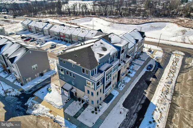 Building Photo - 710 Iron Frg Rd