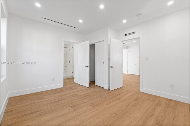 Building Photo - 665 NE 117th St