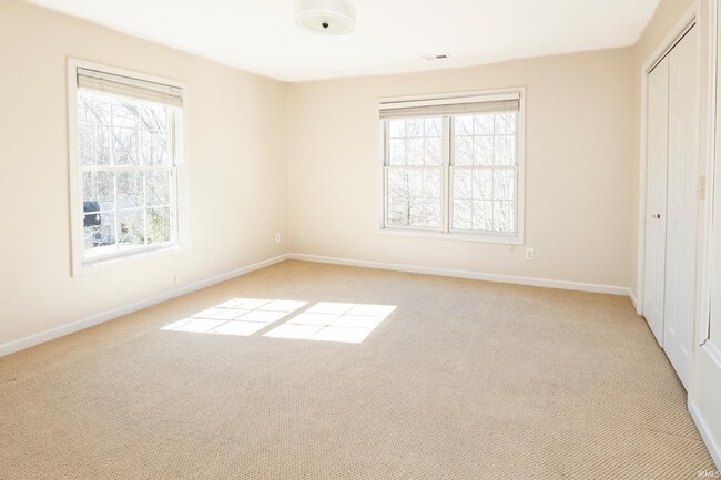 Building Photo - 3516 S Ashwood Dr