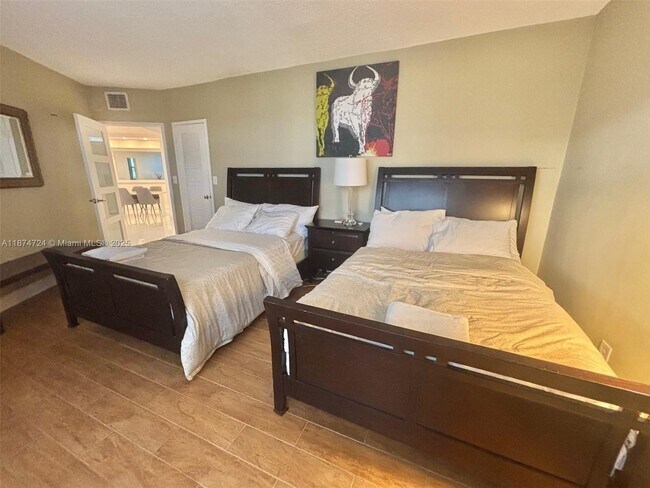 Building Photo - 3725 S Ocean Dr