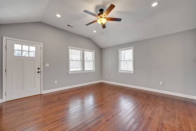 Building Photo - Beautiful bungalow in fabulous Durham location!