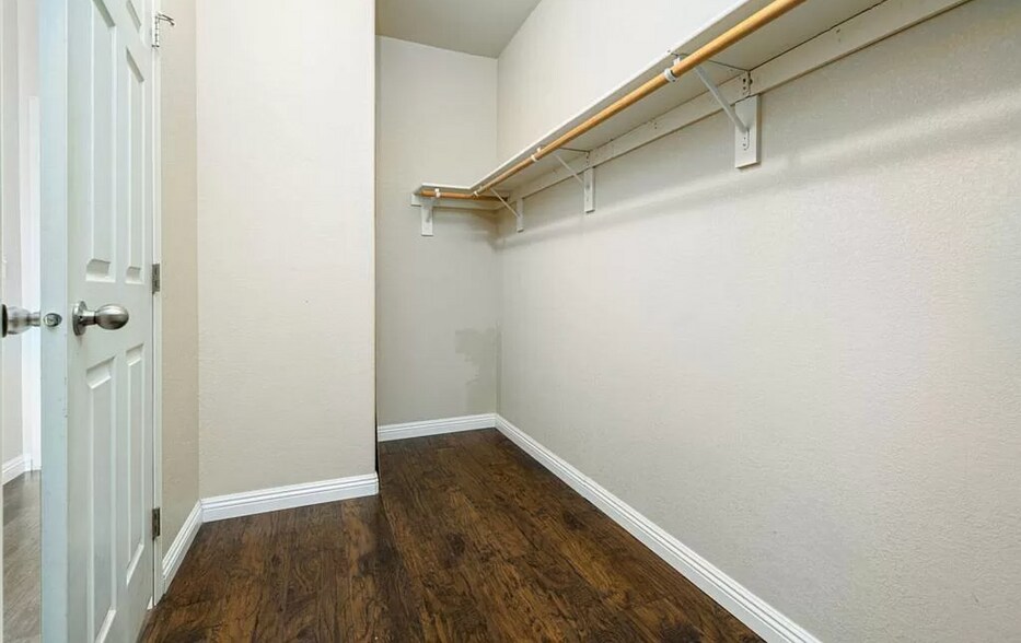 Building Photo - 15780 Coral St