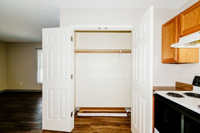 Building Photo - 1702 W Michigan St