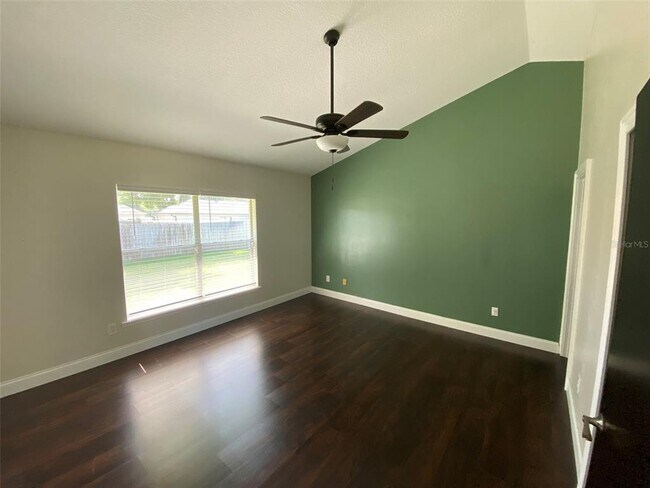 Building Photo - 1419 Spring Ridge Dr