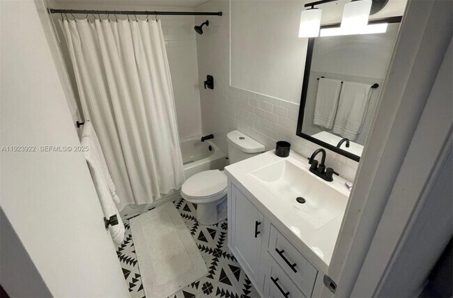 Building Photo - 5555 N Ocean Blvd