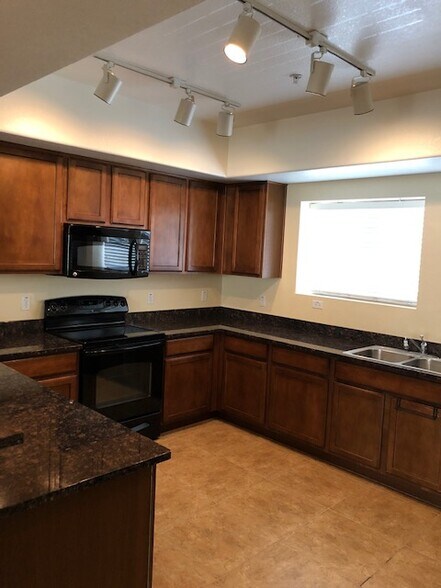 KITCHEN - 2150 W Alameda Rd