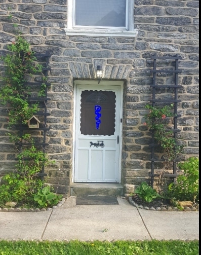 Building Photo - 2216 Georges Ln