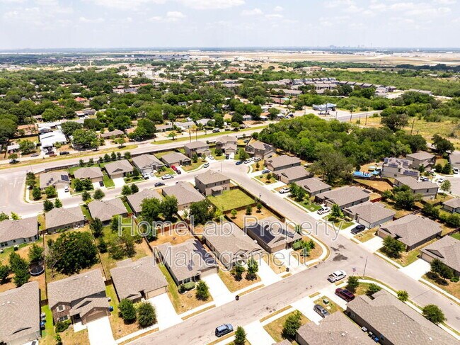 Building Photo - 5410 Coral Valley