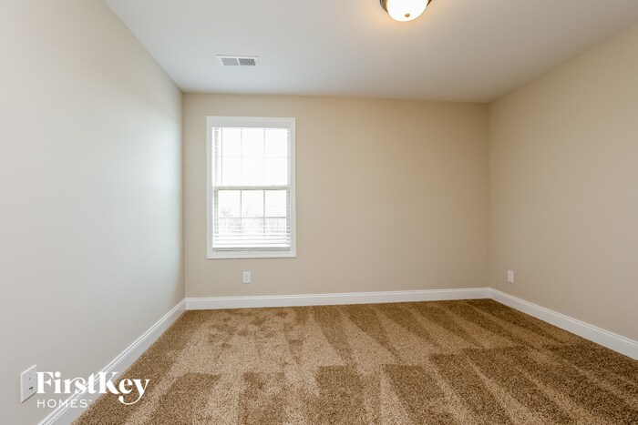 Building Photo - 715 Banister Dr