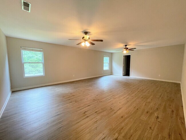 Building Photo - 30003 Westfield Dr