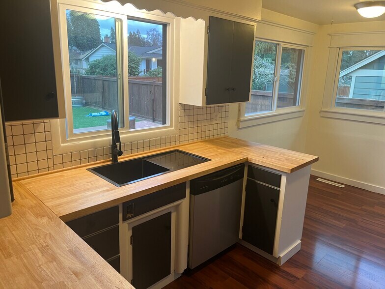 Building Photo - 419 Contra Costa Ave