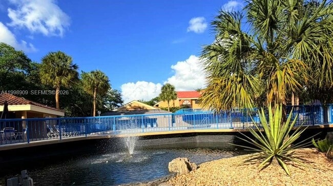 Building Photo - 15515 N Miami Lakeway