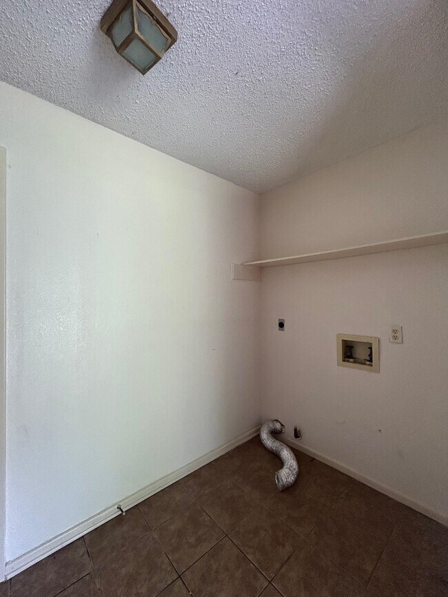 Building Photo - 115 Allen Dr