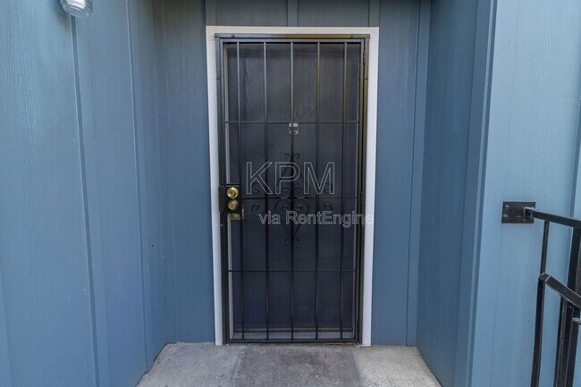 Building Photo - 3591 Quail Lakes Dr
