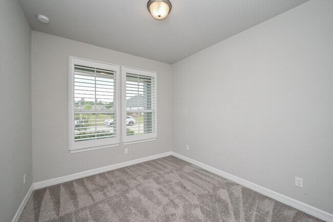 Building Photo - 24550 Carleton Lake Ln