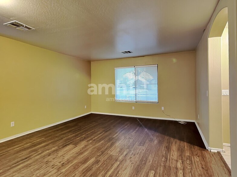 Building Photo - 7312 W Cordes Rd
