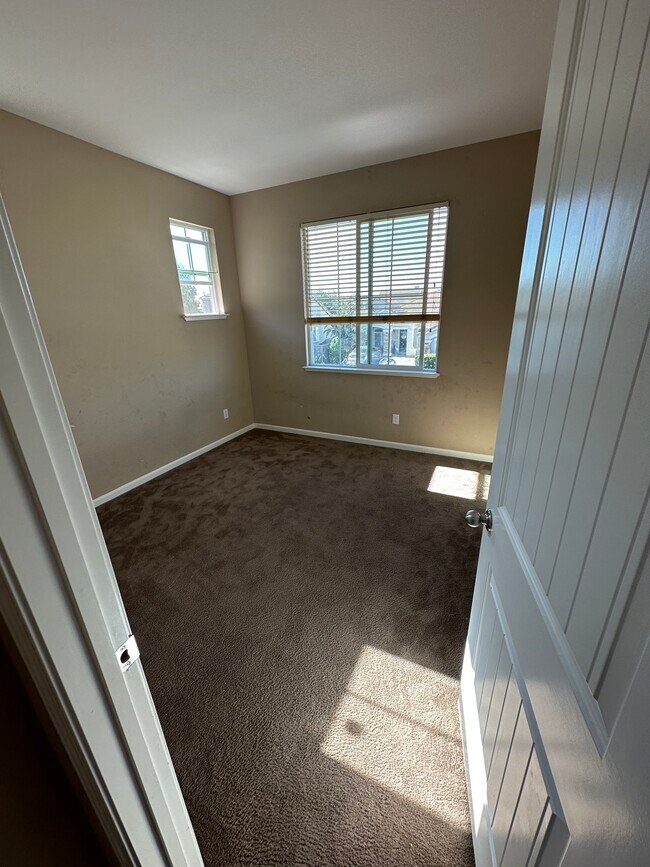 Building Photo - 1709 Carswell Ln