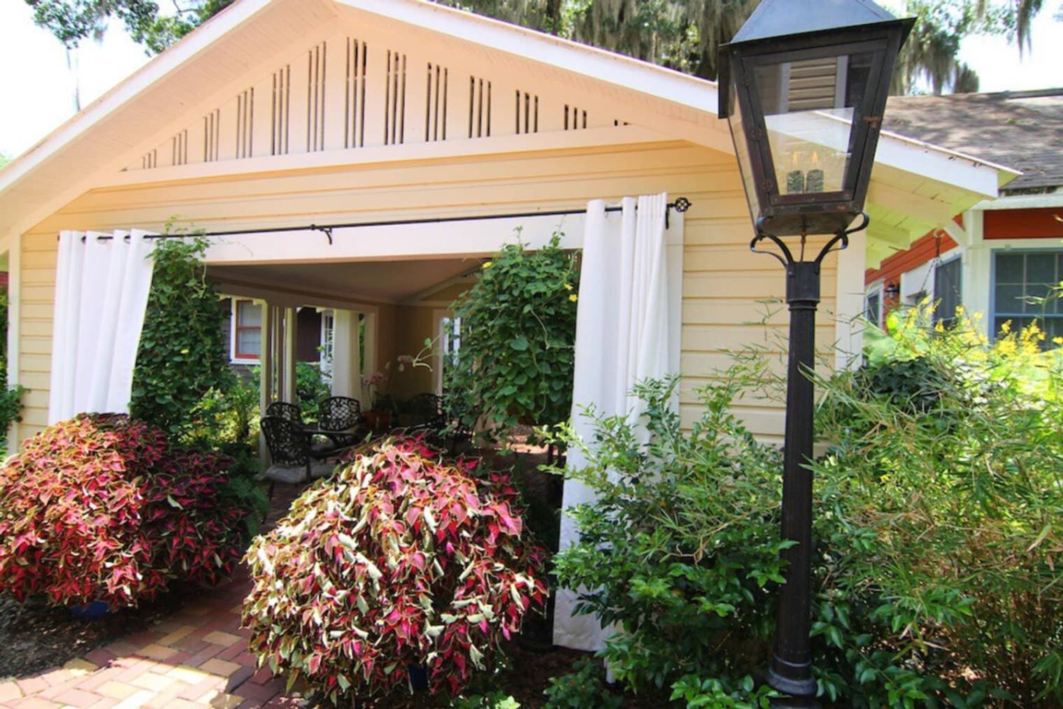 Building Photo - 305 NE 4 St