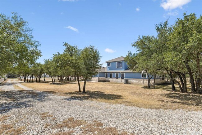 Building Photo - 501 Lone Star Dr