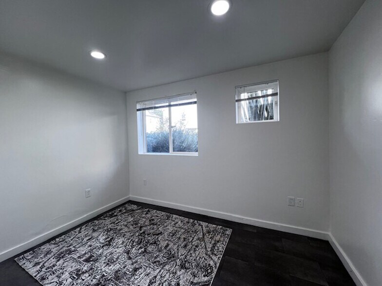 Building Photo - 731 Willow St