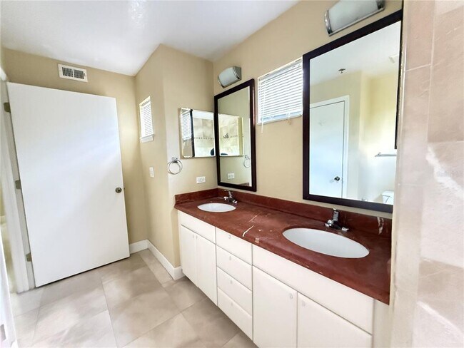 Building Photo - 13212 Arbor Isle Dr