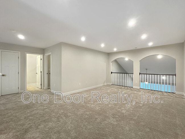 Building Photo - 105 Ironsmith Wy