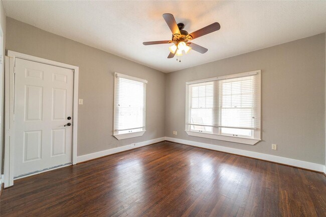 Building Photo - Rosedale Duplex