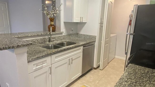 Building Photo - 1027 S Hiawassee Rd