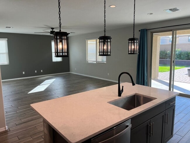 Building Photo - 17430 N 184th Ln