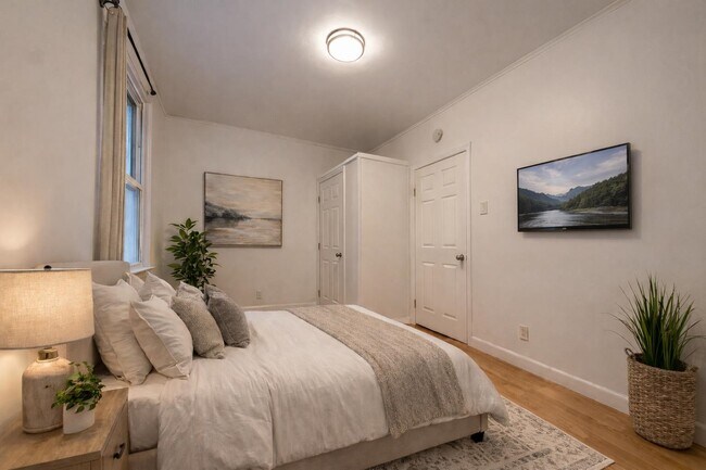 Building Photo - 136 W 31st St