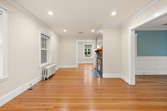Building Photo - 62 Harding Rd
