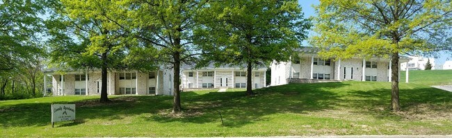 Primary Photo - Casady Apartments