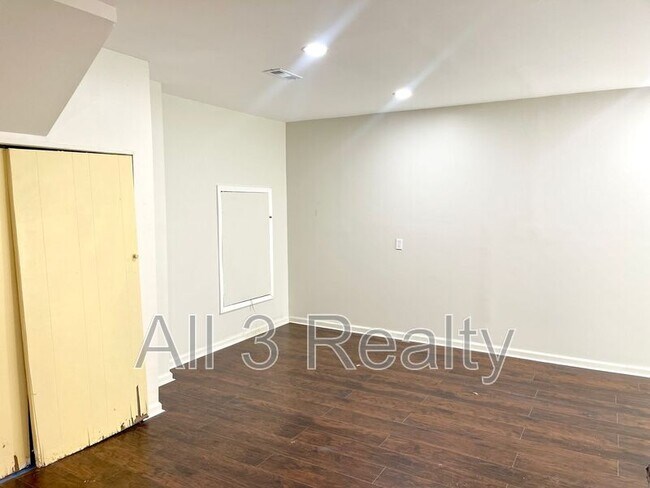 Building Photo - 5435 Winstead Ct SW