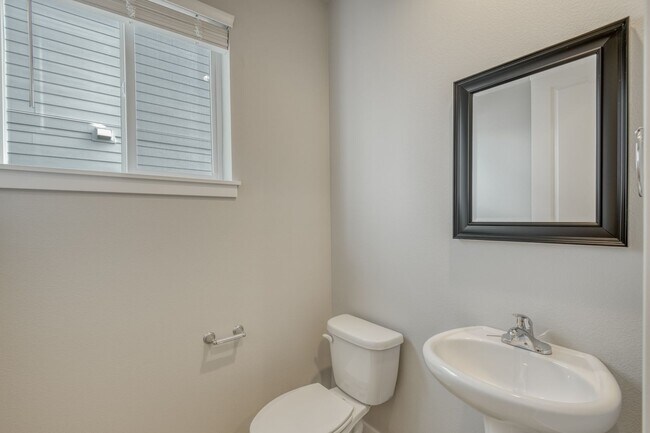 Building Photo - Brand New & Beautiful 2025 Holt Home !  Wa...