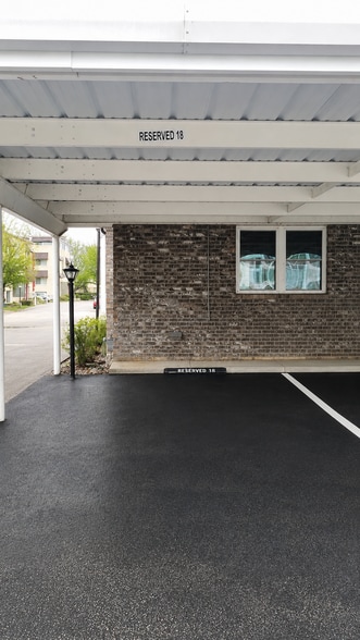 Building Photo - 715 N Stackman Dr