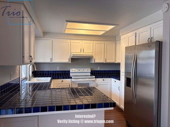 Building Photo - 694 Driftwood Dr