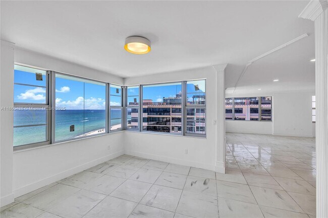 Building Photo - 5255 Collins Ave
