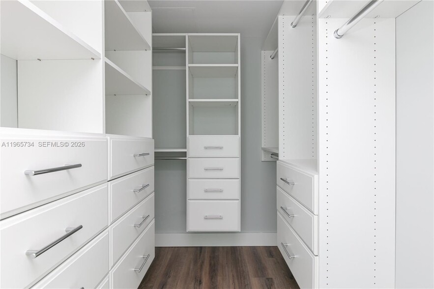 Building Photo - 500 Brickell Ave