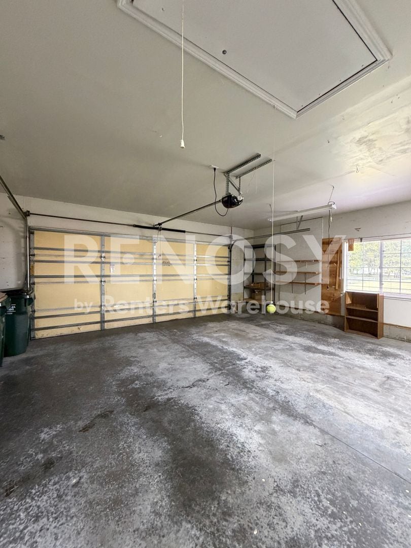 Building Photo - 434 5th Ave N