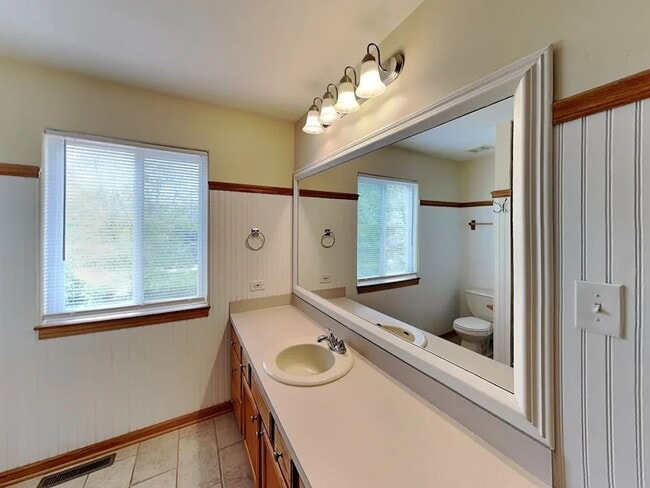 Building Photo - 2900 Wake Island Dr