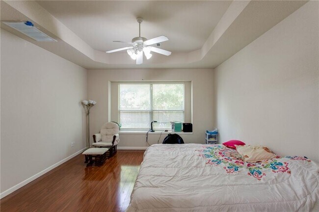 Building Photo - 15709 Belfin Dr
