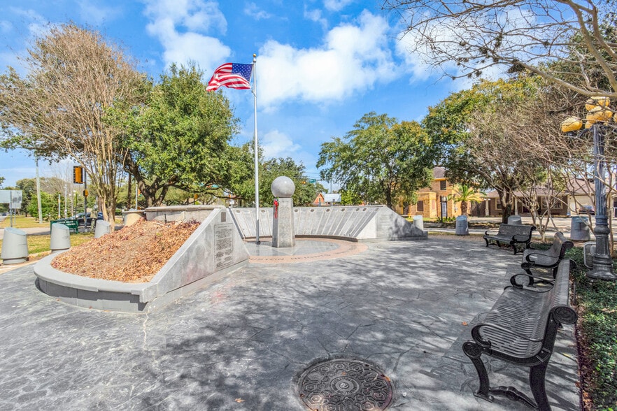 WWII Memorial - 620 Rutland St