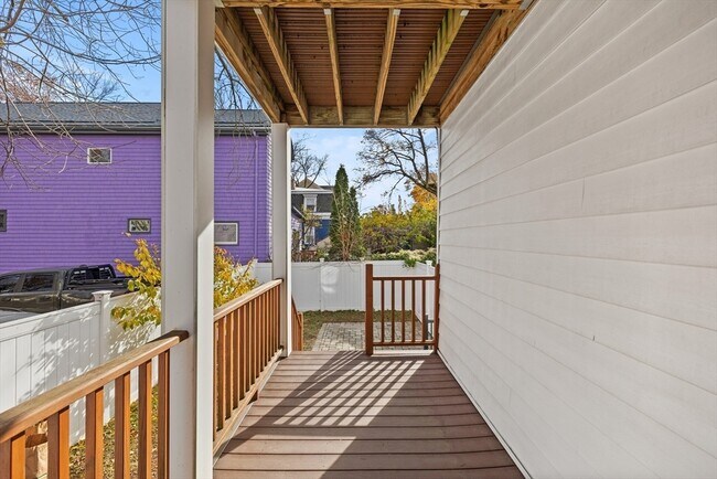 Building Photo - 38 Chester St