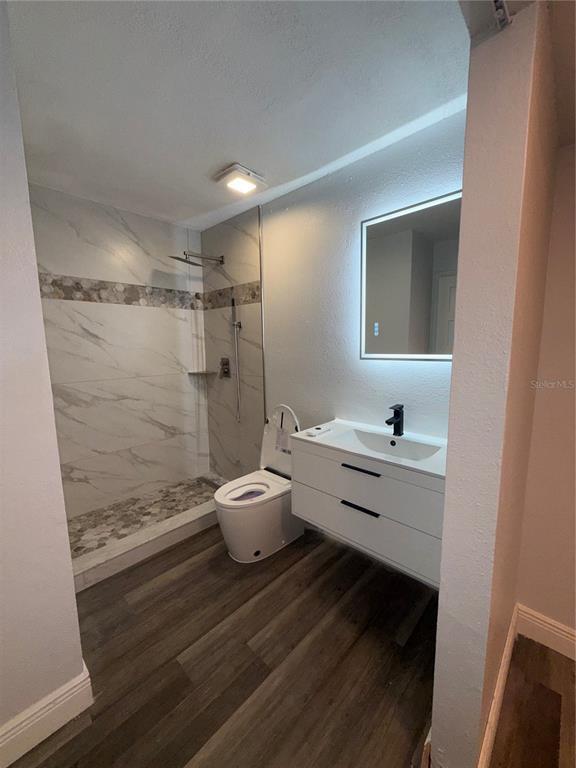 Building Photo - 9481 Highland Oak Dr