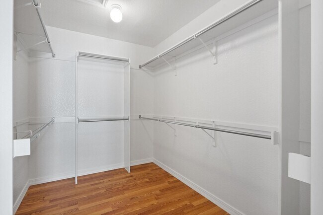 Building Photo - 905 Rocking Spur Cove