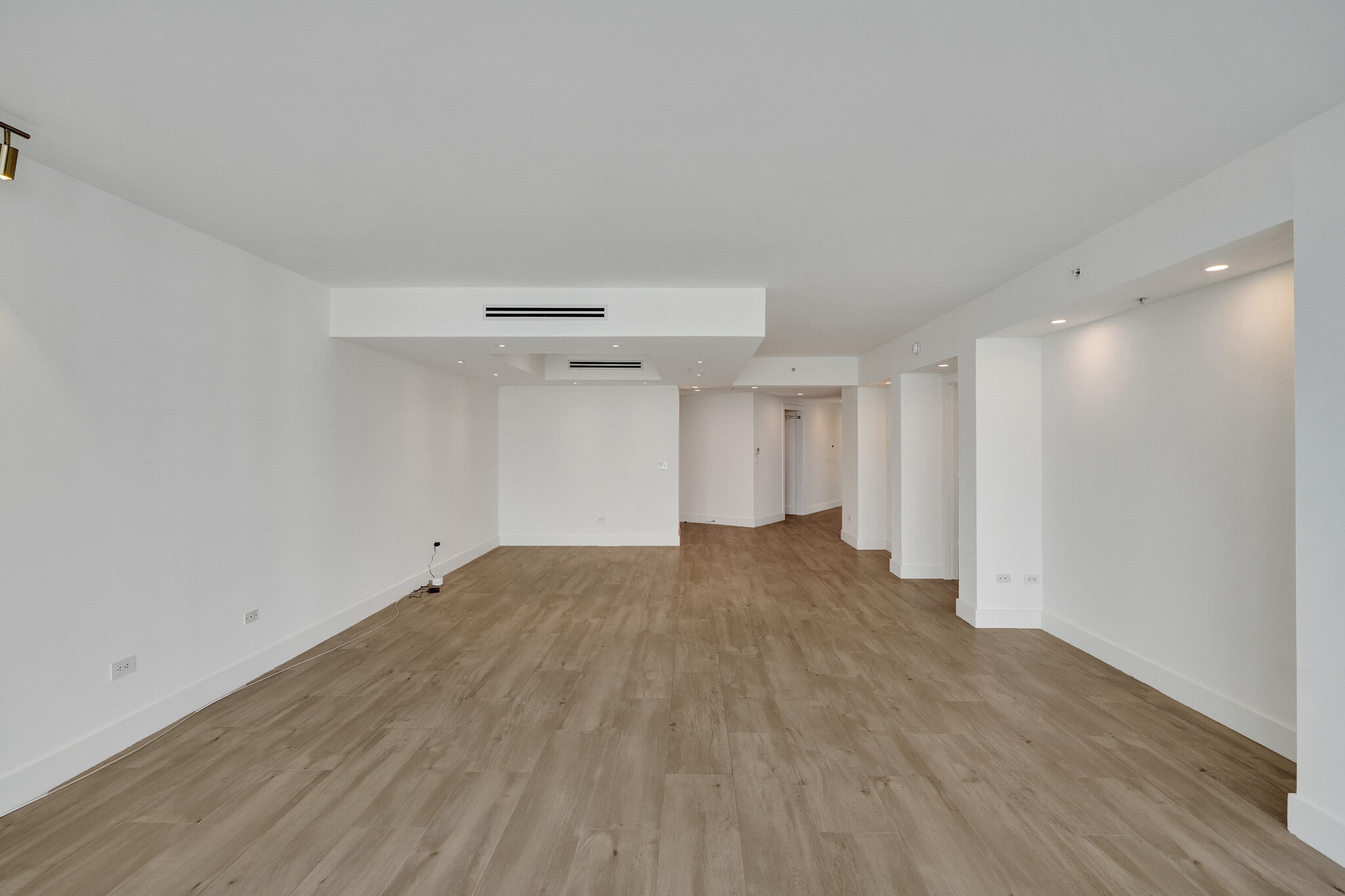 Building Photo - 848 Brickell Key Dr